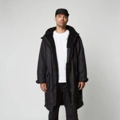 Mystic DTS Poncho Explore [DARK TECH SERIES] - Black -Outlet Wetsuit Zone Store 2023 Mystic DTS Poncho Black 3